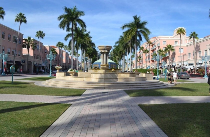 Beautiful all-ages condo in a prime central Boca Raton location - photo 35