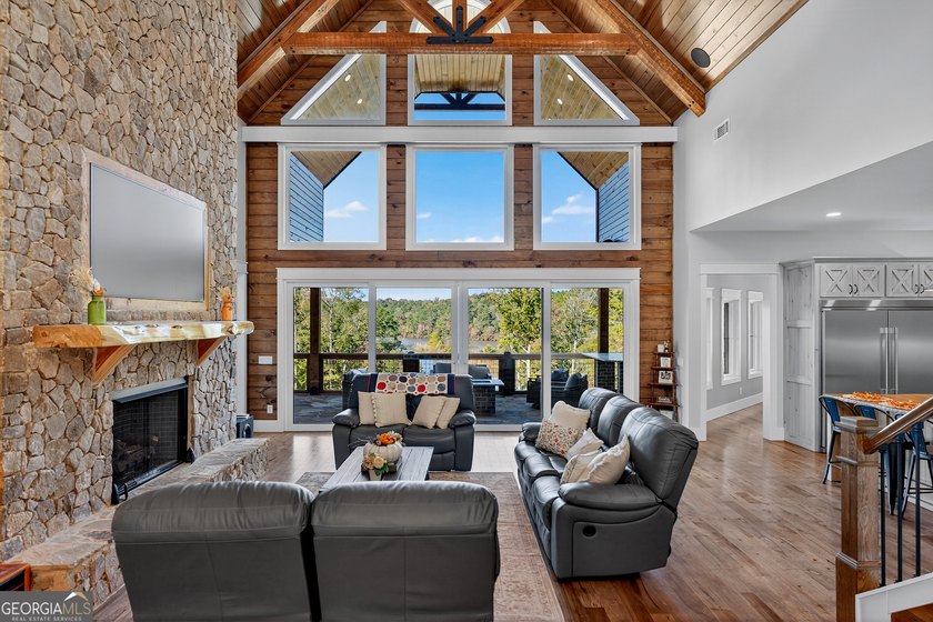 LAKE HARDING LUXURY | EXTRAORDINARY WATERFRONT LIVING Where - photo 13