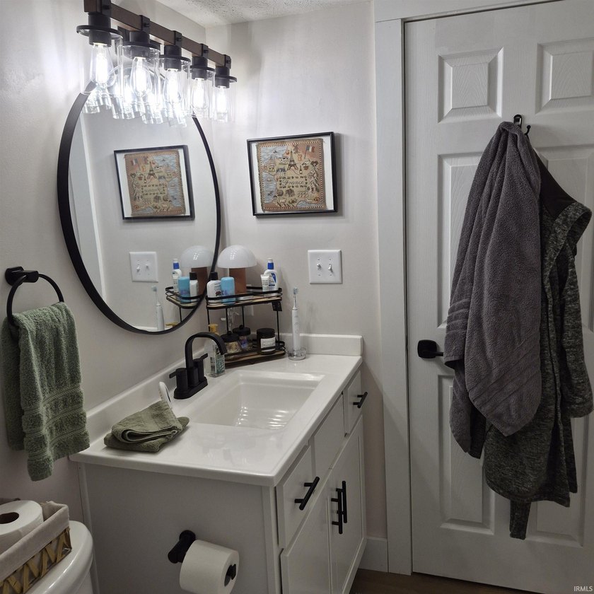 Don't miss this freshly remodeled 2 bedroom 1 bath Condo, new - photo 14