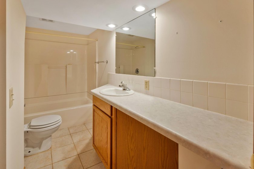 Welcome to a sprawling all-brick and stone Robbinsdale rambler - photo 25