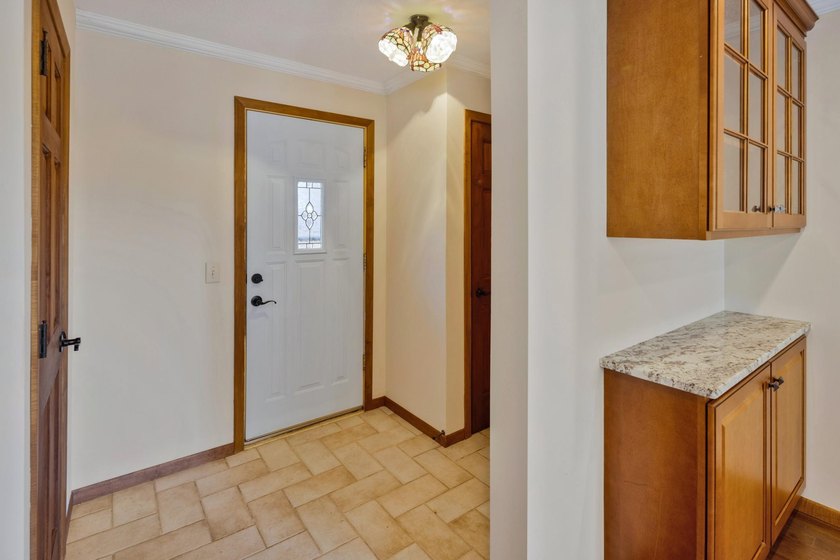 Welcome to a sprawling all-brick and stone Robbinsdale rambler - photo 29