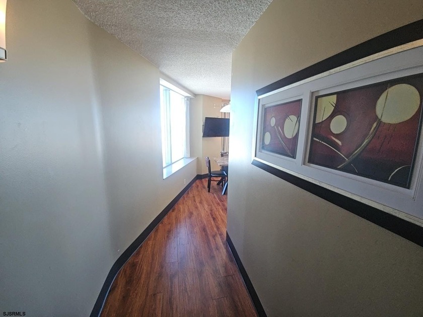 -approved Boardwalk condo with excellent rental potential! This - photo 8