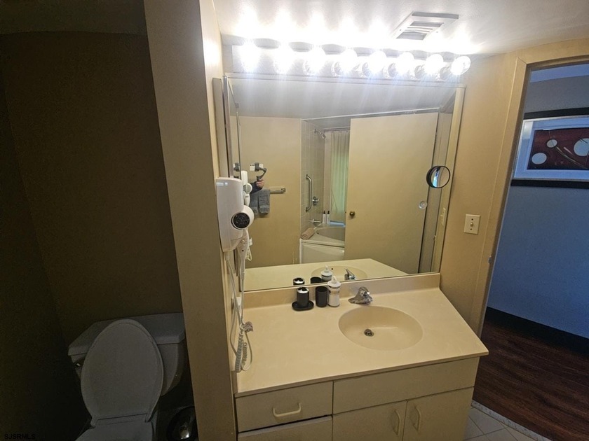 Turnkey, -approved Boardwalk studio featuring an amazing ocean - photo 6