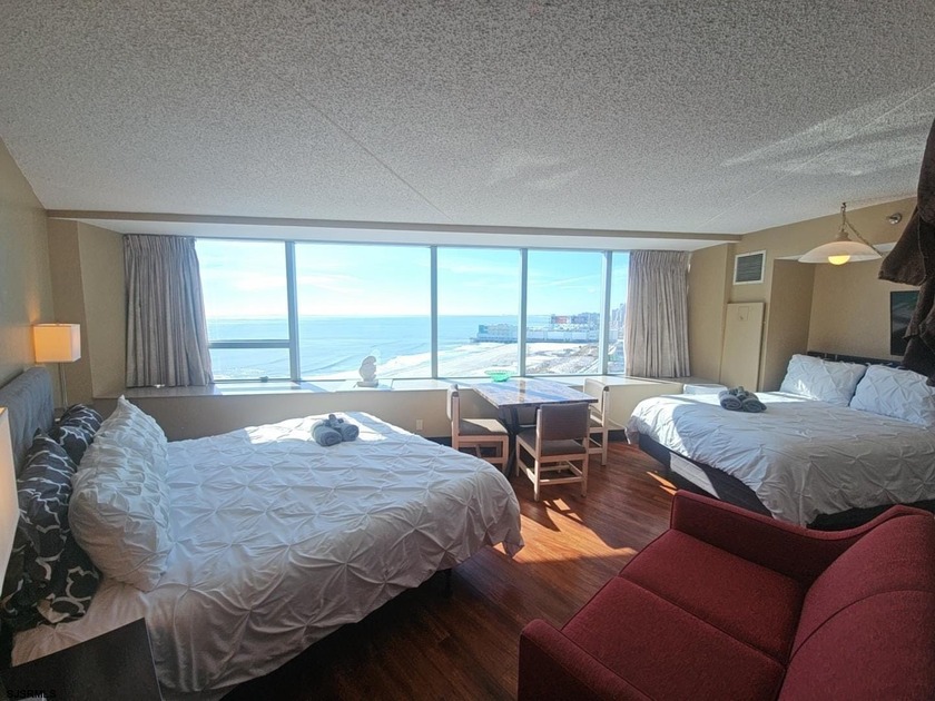 Turnkey, -approved Boardwalk studio featuring an amazing ocean - photo 9