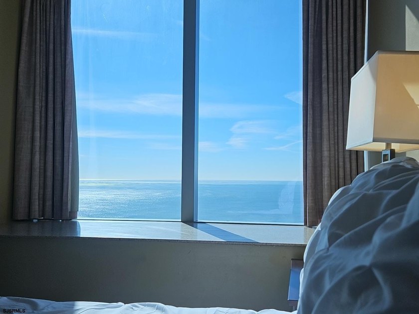 Prime Boardwalk condo in the heart of Atlantic City! This - photo 4