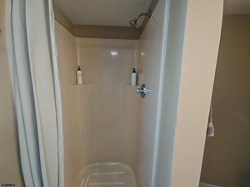 Prime Boardwalk condo in the heart of Atlantic City! This - photo 8