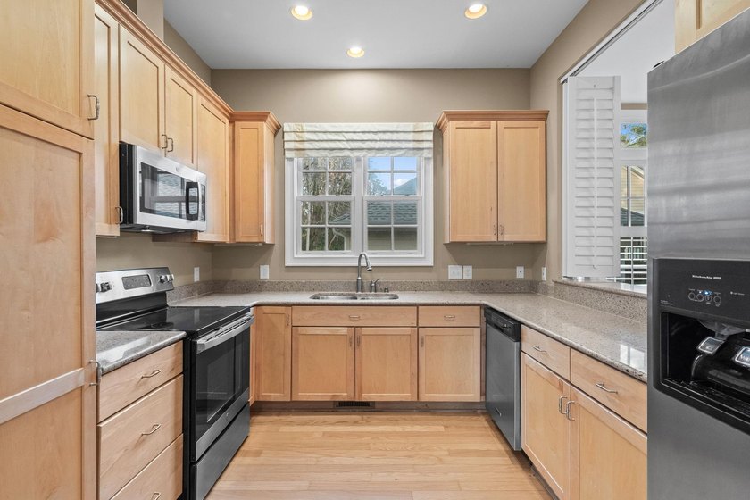 Set within the prestigious, gated community of Litchfield - photo 5