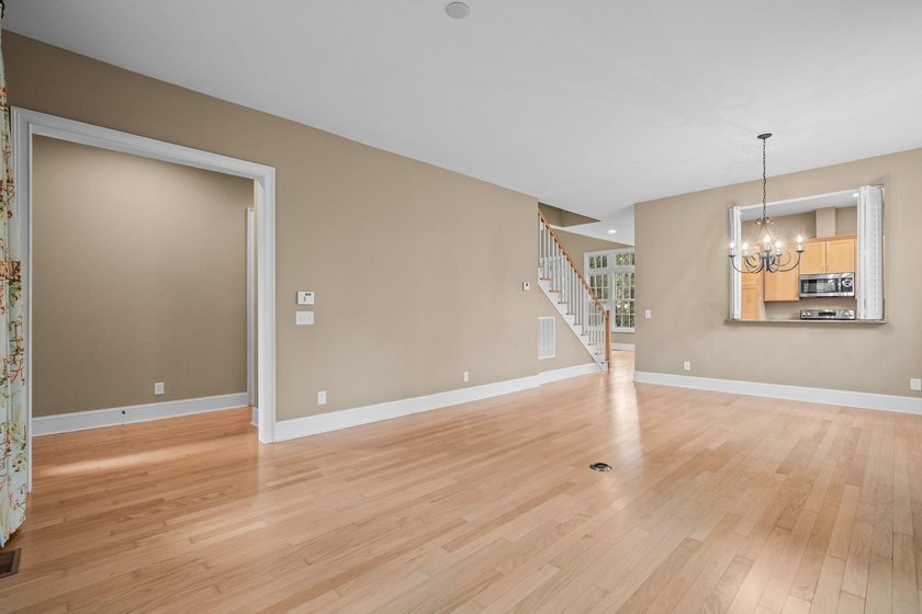 Set within the prestigious, gated community of Litchfield - photo 9