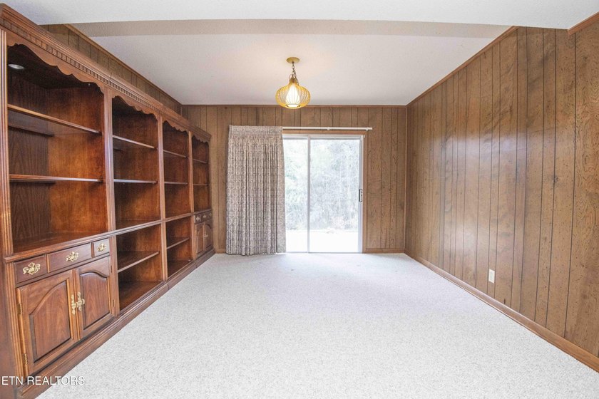 WALLPAPER REMOVED IN SELECT ROOMS AND FRESHLY PAINTED FOR A - photo 25