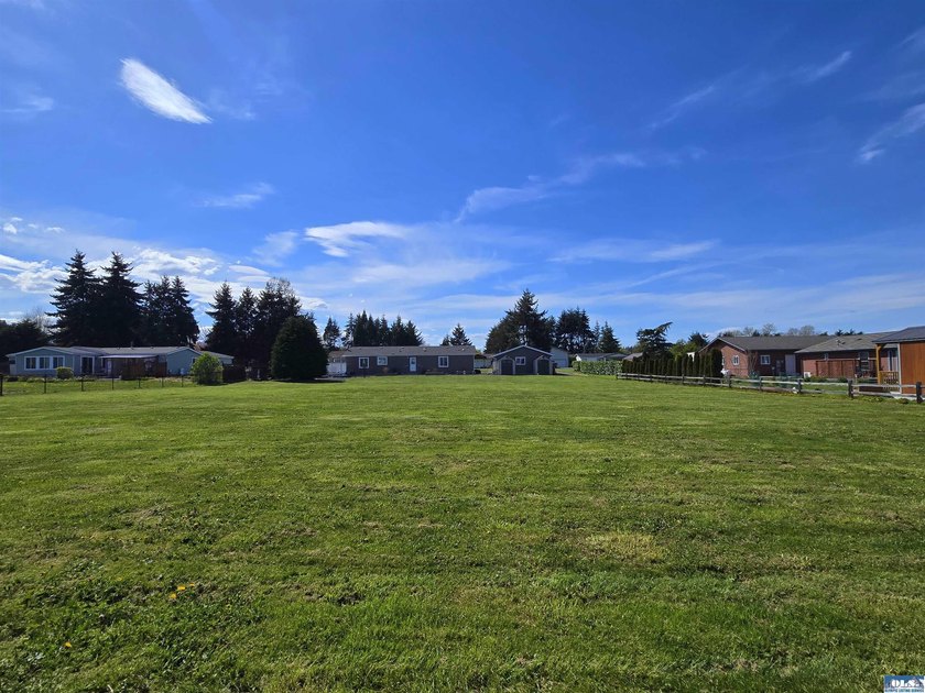 Enjoy a perfect blend of country serenity and modern convenience - photo 29