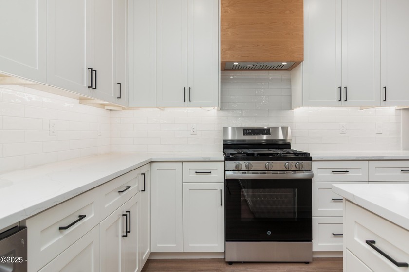 Quality one level New Construction home now priced at only $715 - photo 9