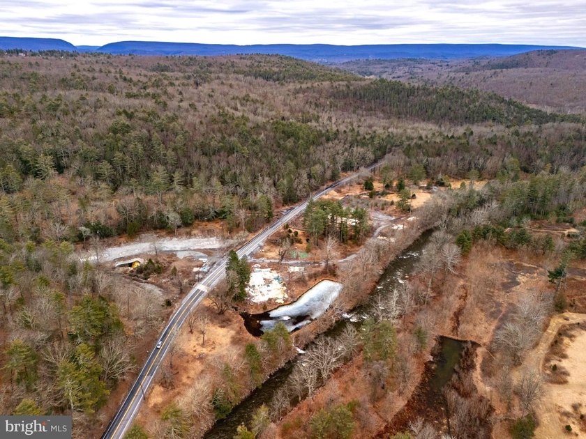 The Poconos, the primary tourist destination in Pennsylvania, is - photo 10