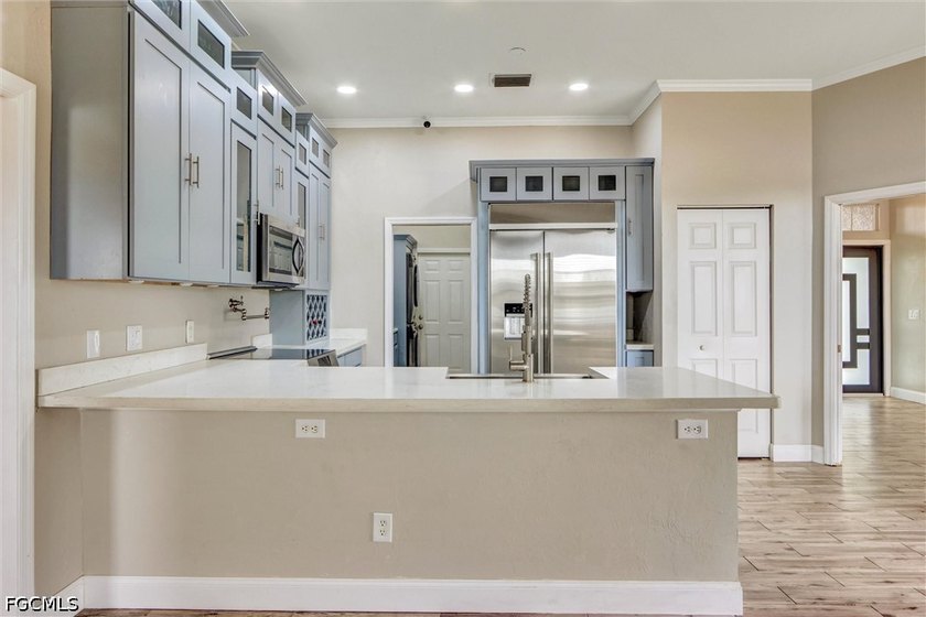 Solidly built 1998 concrete-block home on a rare three-lot - photo 15