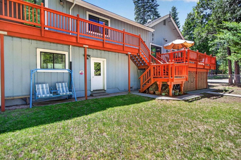 Beautifully situated in a prime Lake Almanor West location, this - photo 27