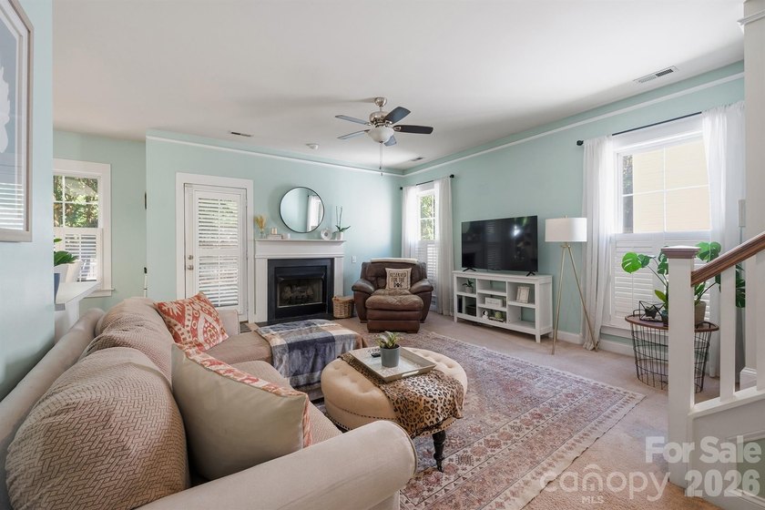 Prime Birkdale Village Location - 3BR/2BA Move-In Ready! Welcome - photo 4