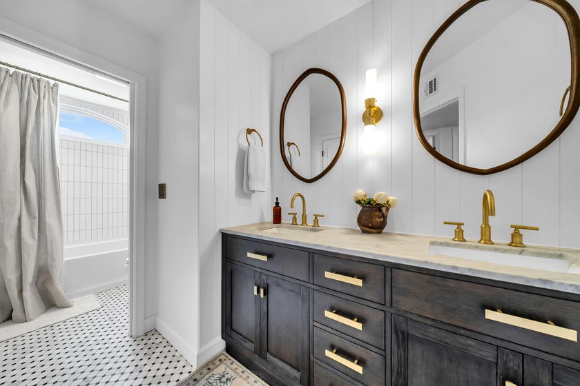 $ 19,100 PRICE IMPROVEMENT ! BREATHTAKING, POOL home tucked in a - photo 46