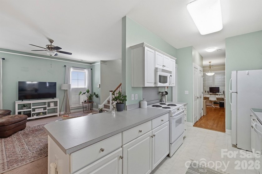 Prime Birkdale Village Location - 3BR/2BA Move-In Ready! Welcome - photo 7