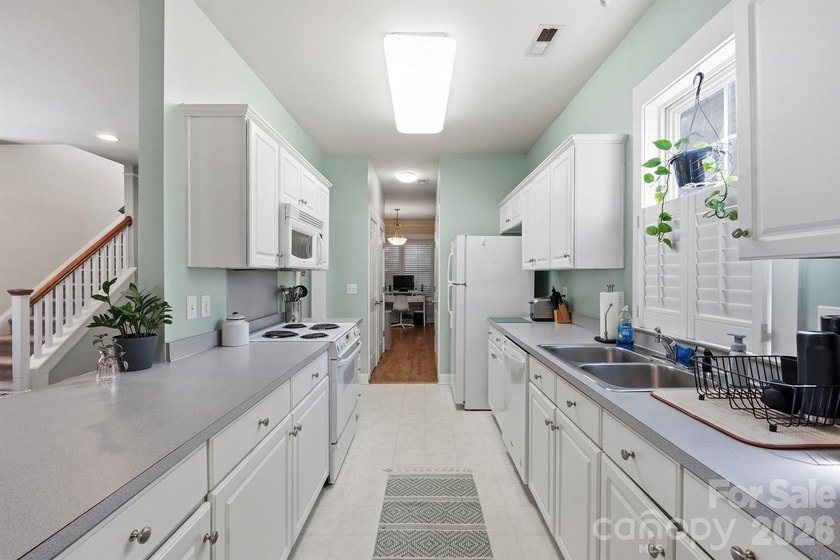 Prime Birkdale Village Location - 3BR/2BA Move-In Ready! Welcome - photo 10