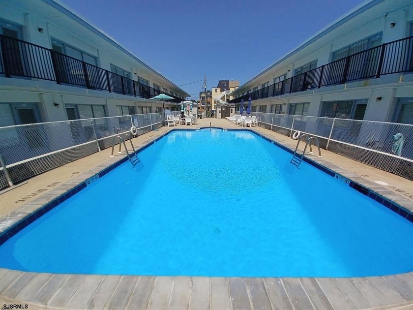 Pool-facing, fully renovated studio at Seashore Club - photo 6