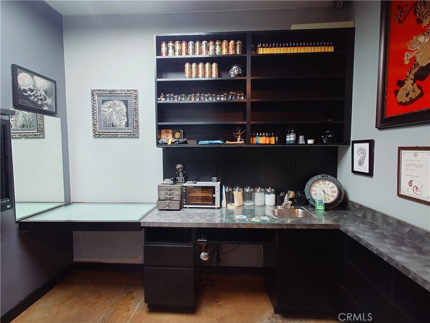Rare opportunity to acquire a highly regarded, fully operational - photo 15