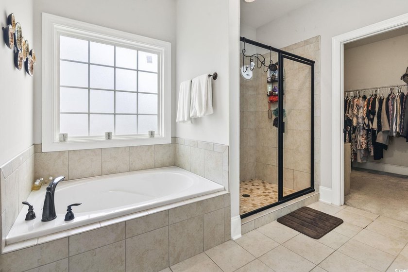 Wake up to stunning lake views in one of Indigo Bay's most - photo 17