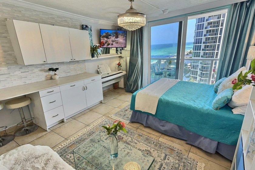 Lowest price ocean view with separate balcony in the building! - photo 13