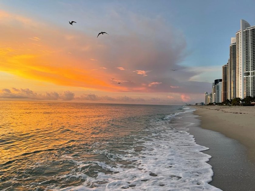 Lowest price ocean view with separate balcony in the building! - photo 18