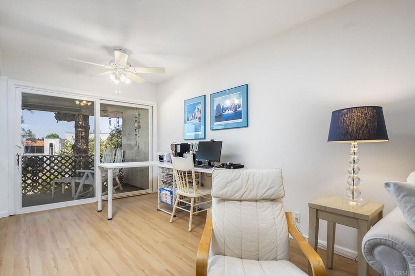 BEAUTIFULLY REMODELED 1 BEDROOM, 1 BATH UPSTAIRS UNIT WITH A - photo 7