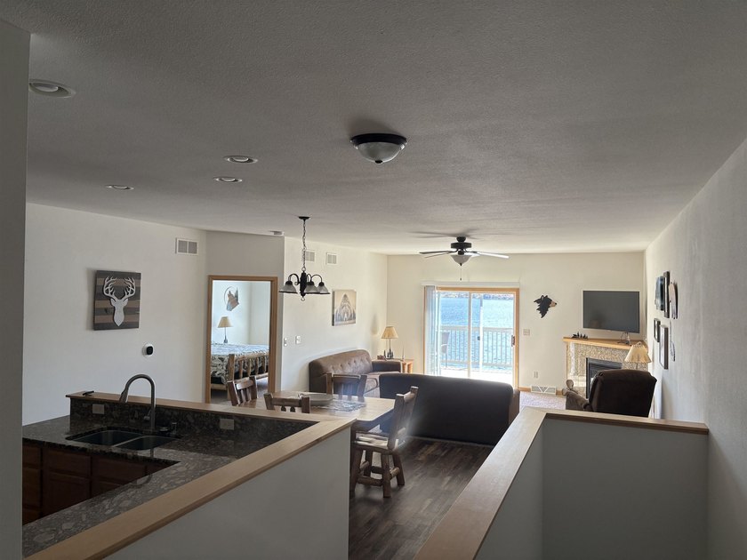 Beautiful low maintenance condominium on Lake Nokomis! This unit - photo 3