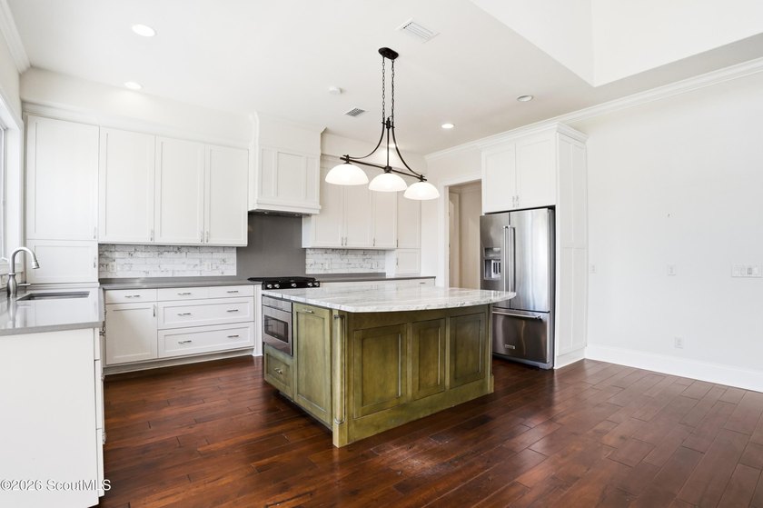 Elegant Custom Home nestled on a beautifully landscaped one-acre - photo 13