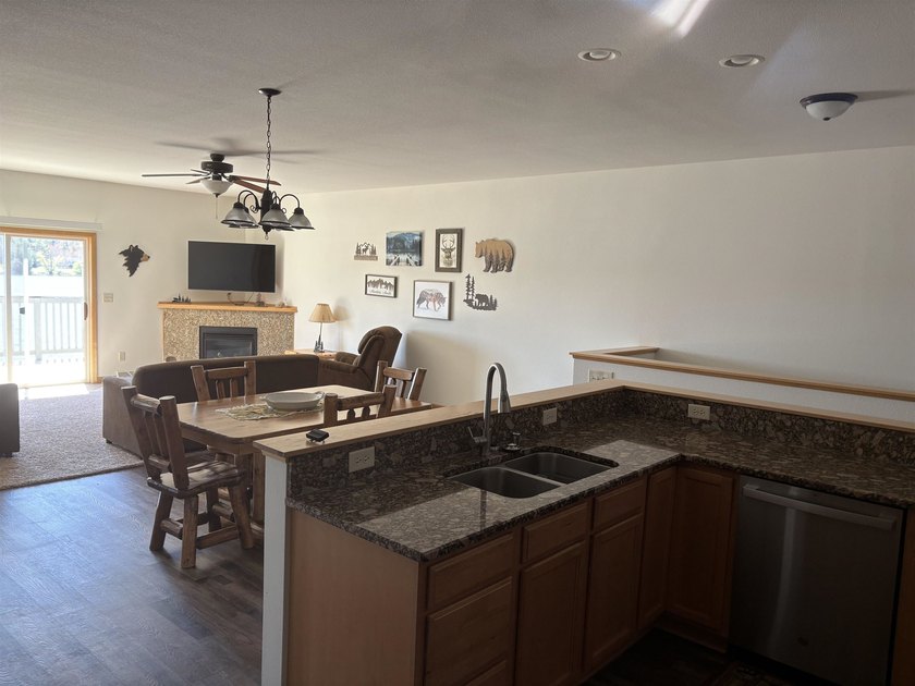 Beautiful low maintenance condominium on Lake Nokomis! This unit - photo 4