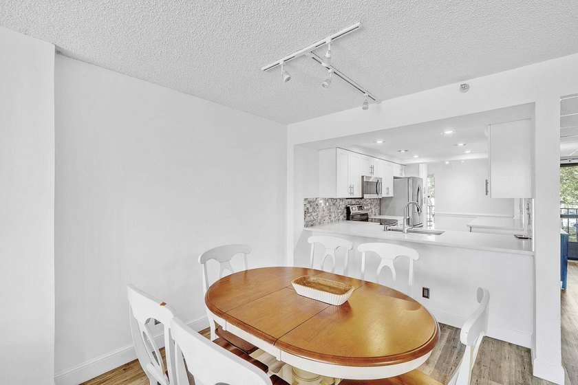 Beautifully updated 2-bedroom, 2-bath condo located in the - photo 21