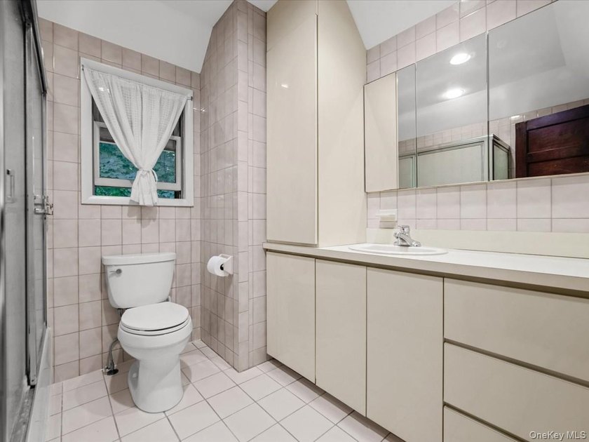 Classic Century-Old English Tudor | Coveted Beacon Hill Location - photo 25