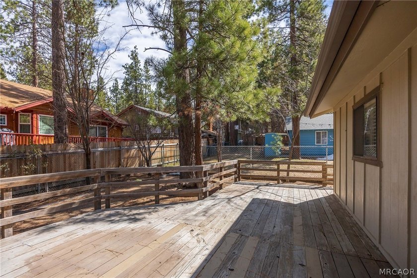 Nestled in a nature lover's paradise on a quiet street in - photo 30