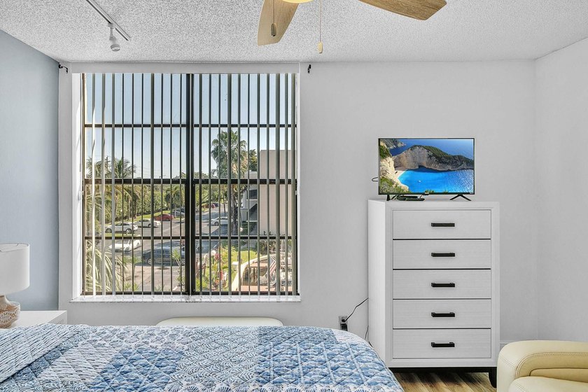 Beautifully updated 2-bedroom, 2-bath condo located in the - photo 30