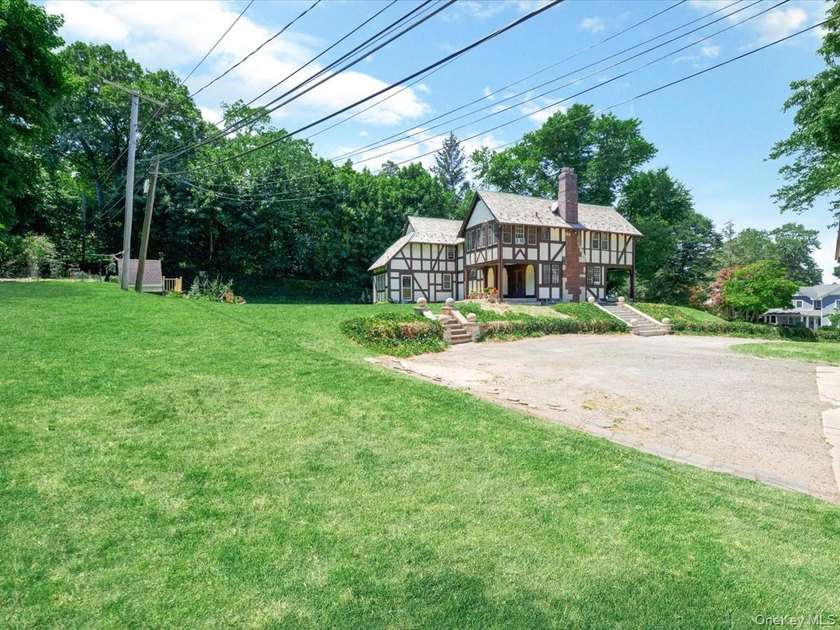Classic Century-Old English Tudor | Coveted Beacon Hill Location - photo 35