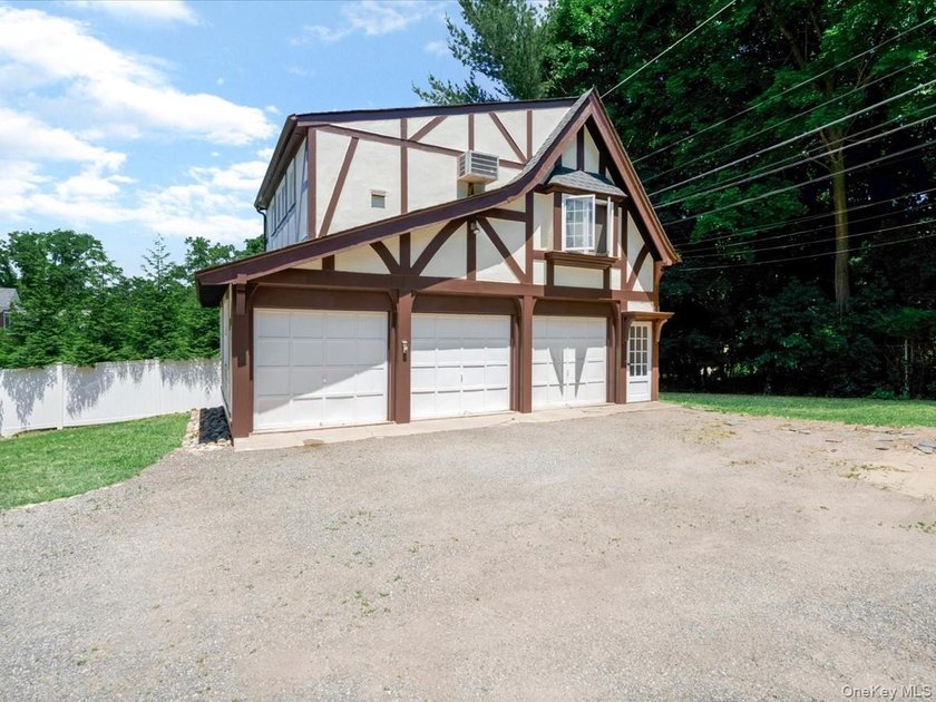 Classic Century-Old English Tudor | Coveted Beacon Hill Location - photo 36