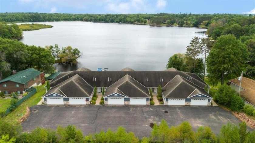 Beautiful low maintenance condominium on Lake Nokomis! This unit - photo 4