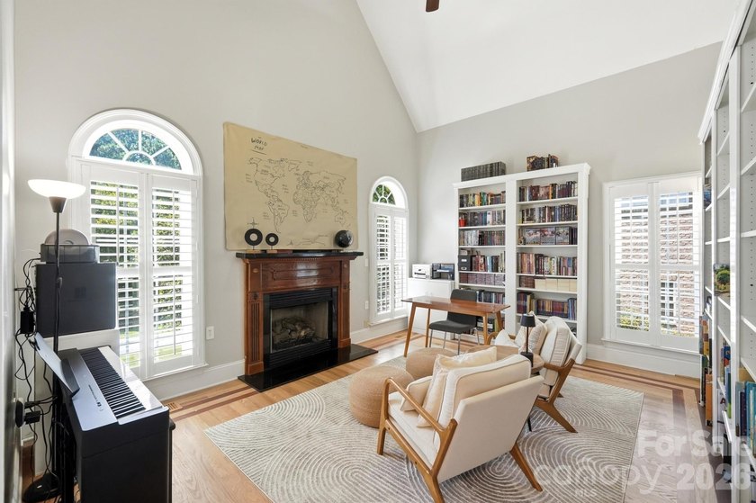 There are homes that impress... and then there are homes that - photo 8