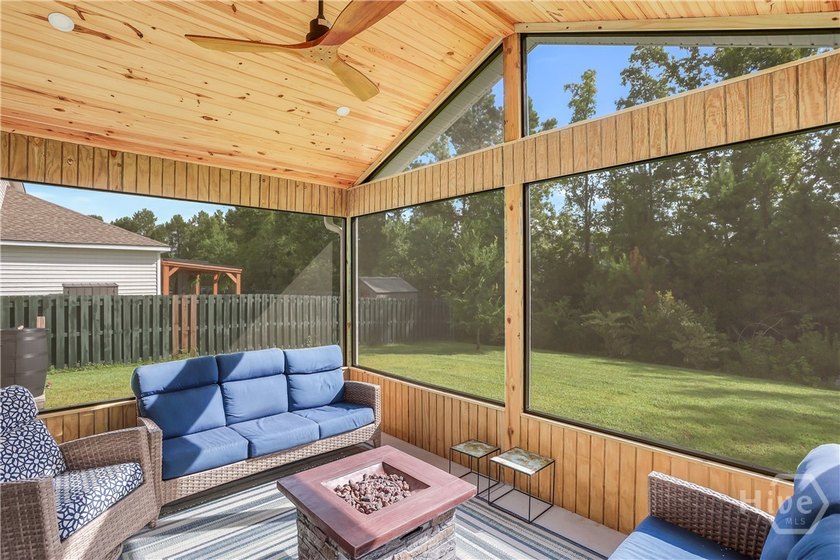Welcome to this beautifully maintained 4-bedroom, 3-bath home in - photo 22