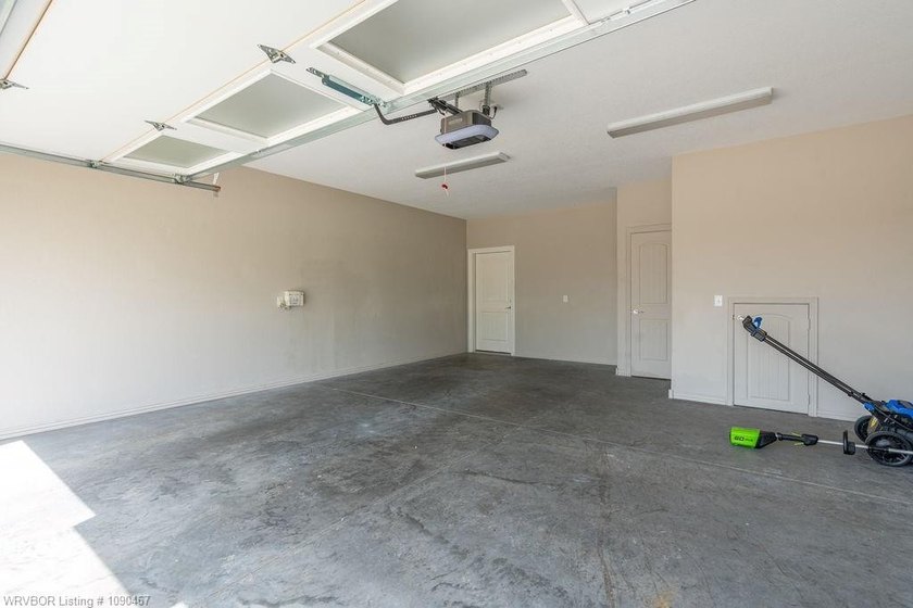 This beautiful 3 bedroom 2 bath garden home located in the - photo 31