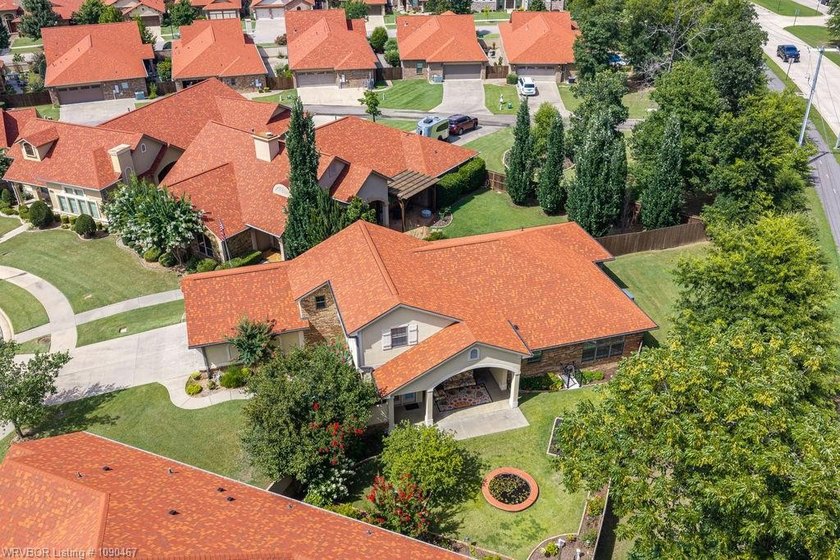 This beautiful 3 bedroom 2 bath garden home located in the - photo 34