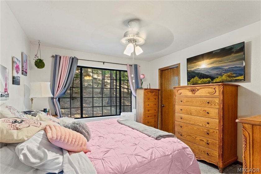 Luxury mountain living awaits in this beautifully updated - photo 14