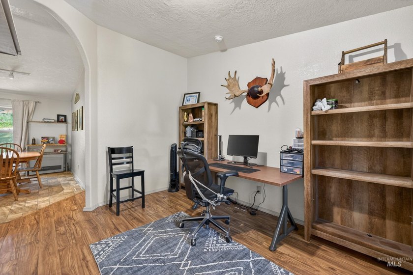 Charming and affordable single-level home in the heart of - photo 14