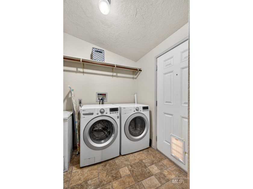 Charming and affordable single-level home in the heart of - photo 22