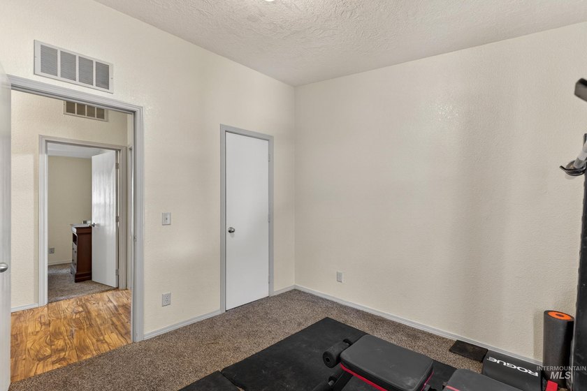 Charming and affordable single-level home in the heart of - photo 30