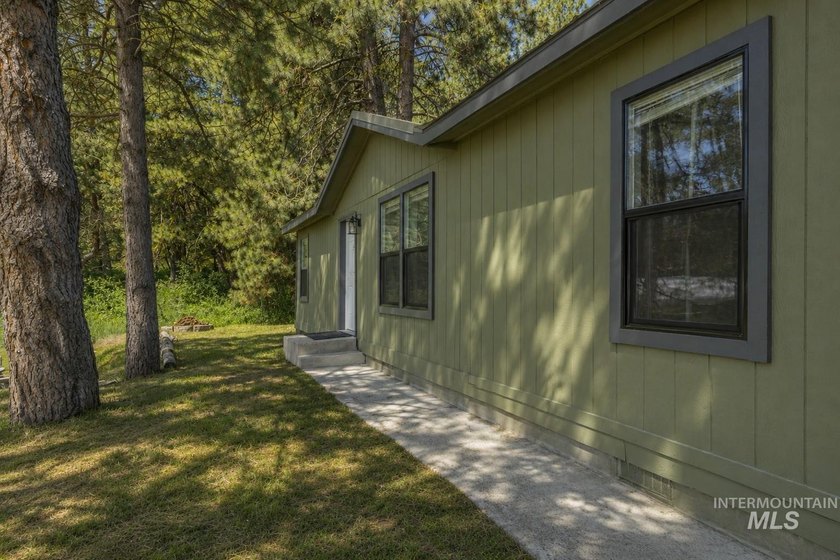 Charming and affordable single-level home in the heart of - photo 38