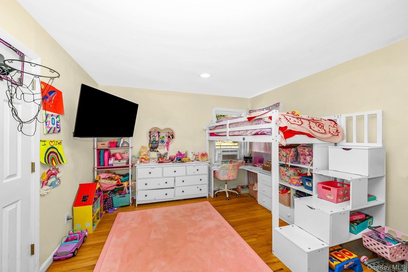 Legal 2-Family by C/O! Exceptional income-producing investment - photo 14
