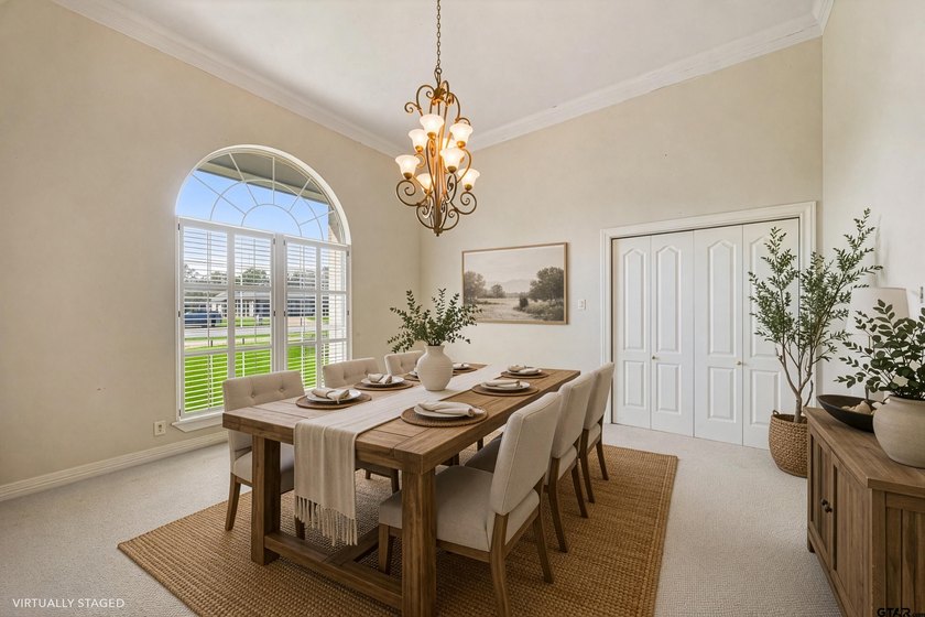 New home on the golf course? Yes, please! This spacious home - photo 10