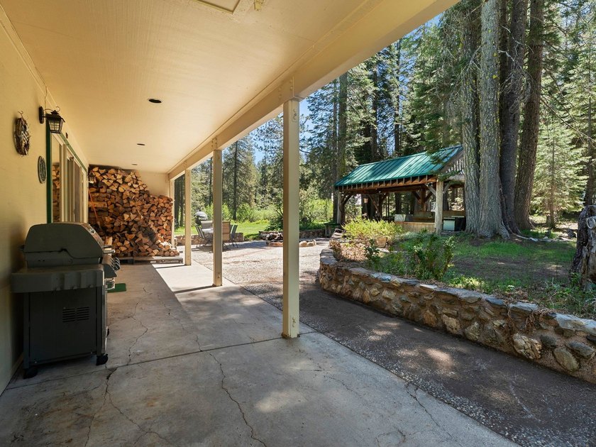 Welcome to paradise in the cozy community of Bucks Lake - photo 37